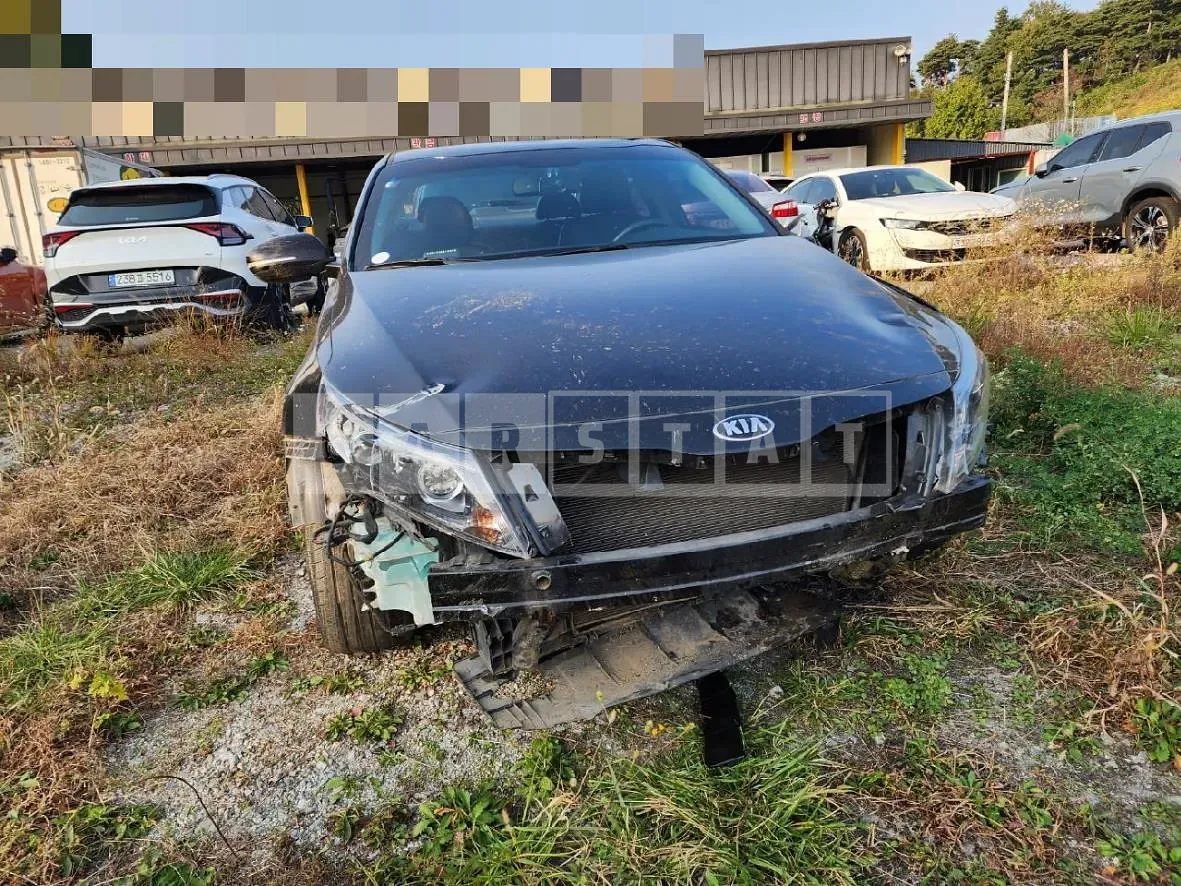 Photo 2 of 11: 2015 Kia K5 2.0, VIN KNAGN419BFA636179 — Korean insurance auction