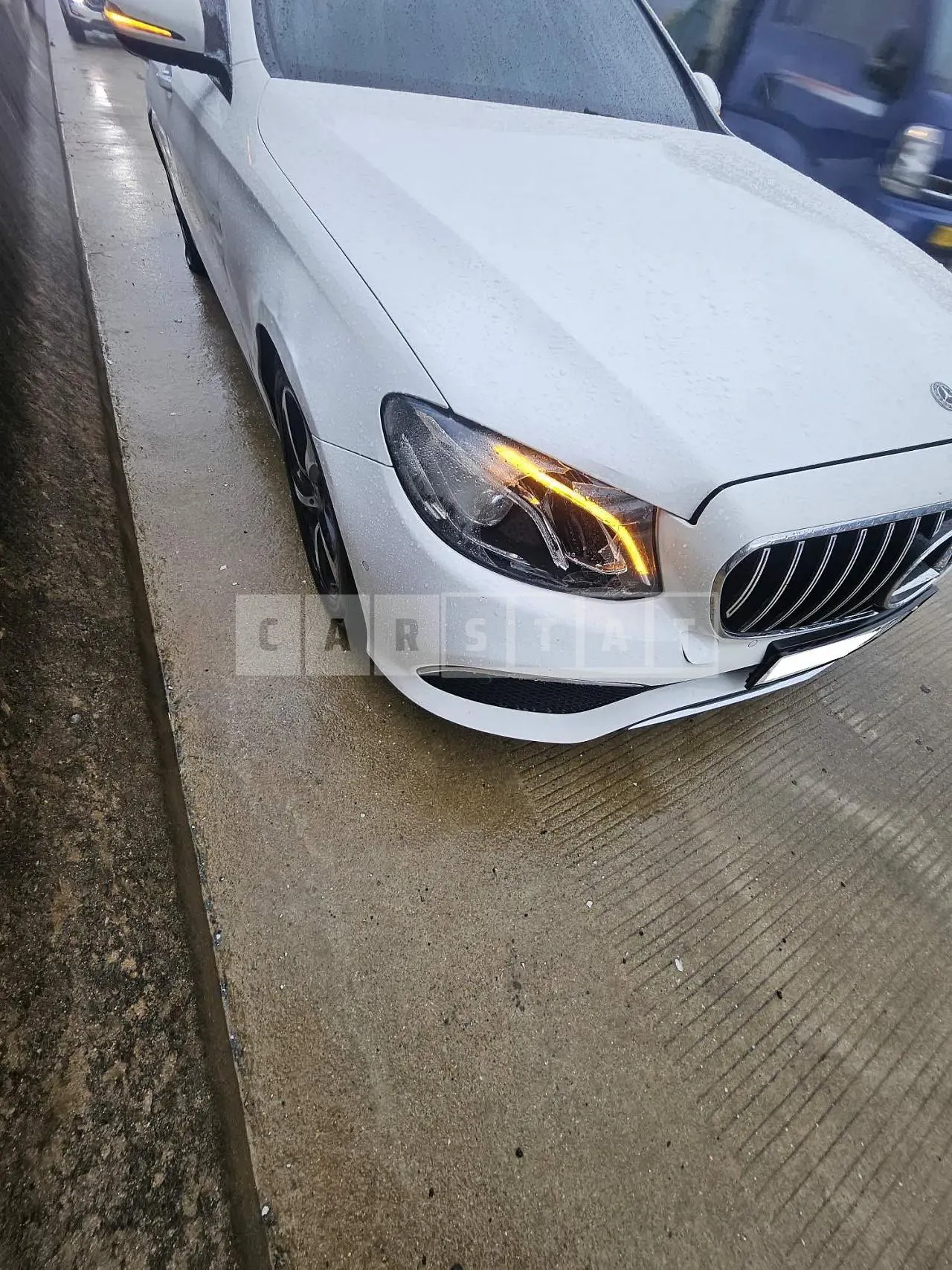 Photo 2 of 35: 2019 Mercedes-Benz E 250, VIN WDDZF4FB5LA717620 — Korean insurance auction