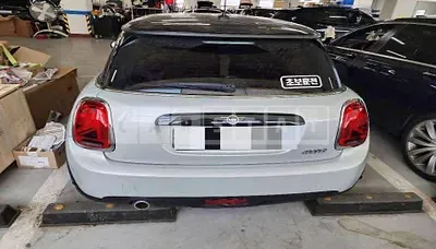 Photo 1 of 21: 2020 MINI Cooper (15) — Korean insurance auction