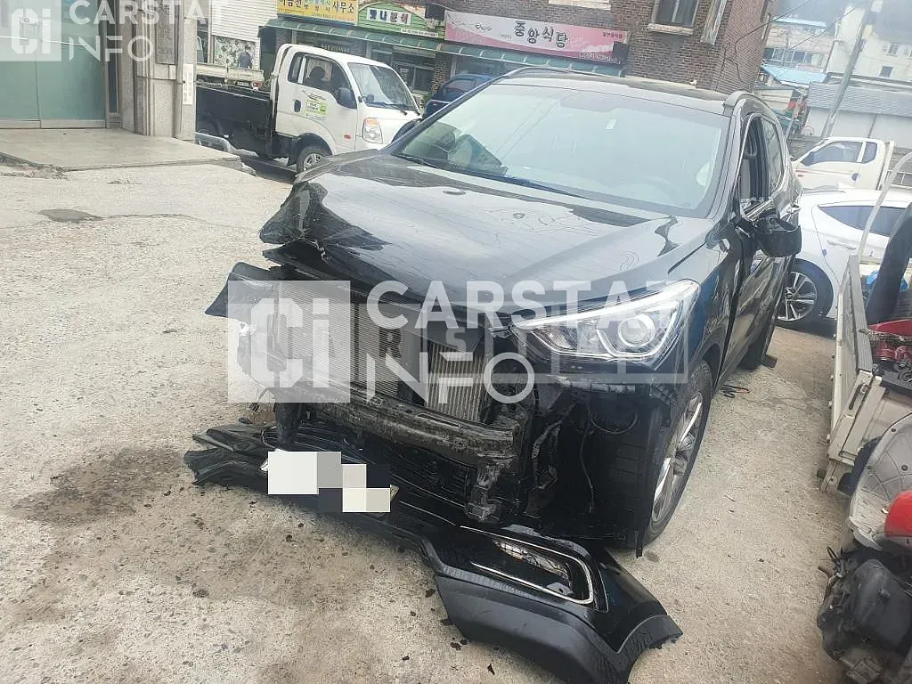 Photo 2 of 6: 2016 Hyundai Santa Fe 2.0 (4WD), VIN KMHSW81UDGU695921 — Korean insurance auction