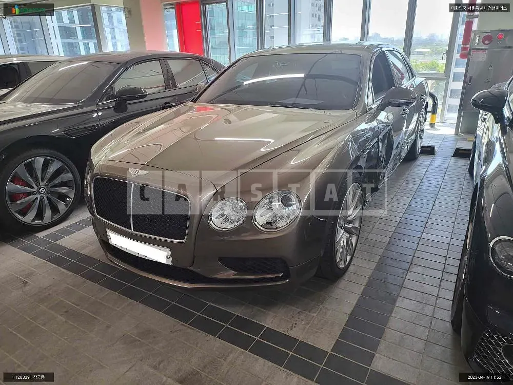Photo 2 of 27: 2018 Bentley Flying Spur V8 S, VIN SCBEH53W5JC066204 — Korean insurance auction