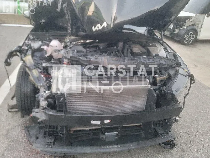 Photo 2 of 40: 2021 Kia K5, VIN KNAG241ABNA172491 — Korean insurance auction