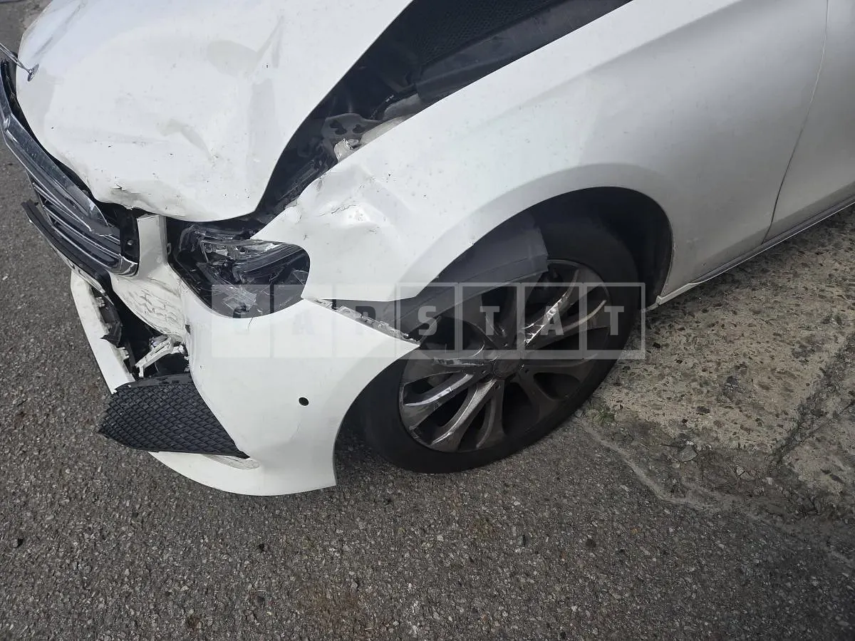 Photo 2 of 11: 2017 Mercedes-Benz E220 d — Korean insurance auction