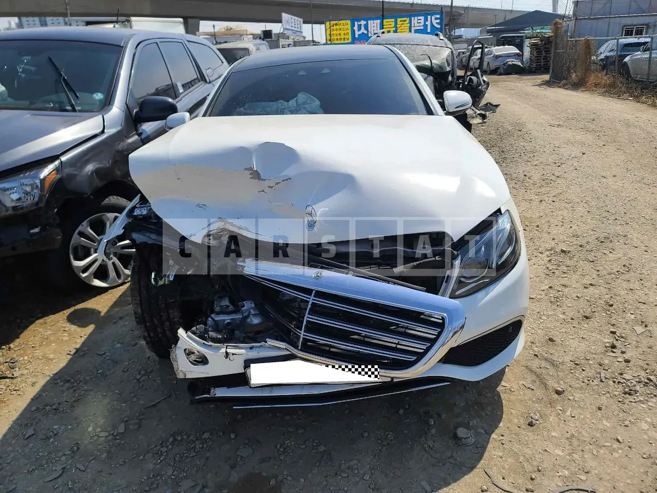 Photo 2 of 37: 2019 Mercedes-Benz E300 4Matic, VIN WDDZF4KB8KA625132 — Korean insurance auction