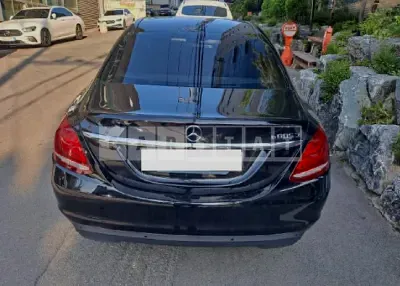 Photo 1 of 9: 2018 Mercedes-Benz C200 d, VIN WDDWF3HB6JR350963 — Korean insurance auction