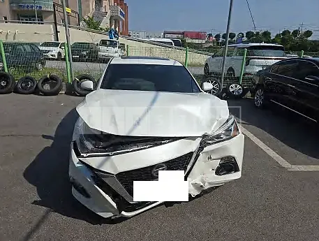 Photo 2 of 14: 2019 Nissan Altima 2.5 — Korean insurance auction