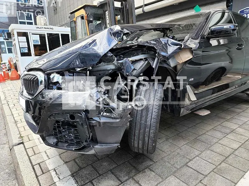 Photo 2 of 28: 2022 BMW 523d, VIN WBA11ES04NWX63801 — Korean insurance auction