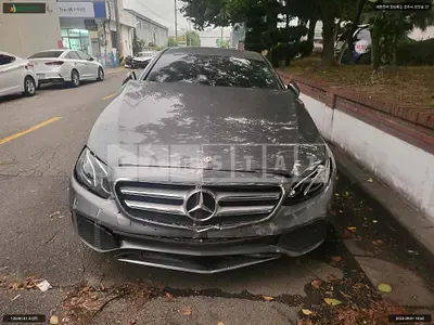 Photo 1 of 15: 2017 Mercedes-Benz E200, VIN WDDZF4CB6HA128801 — Korean insurance auction