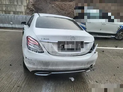 Photo 1 of 8: 2016 Mercedes-Benz C200 — Korean insurance auction