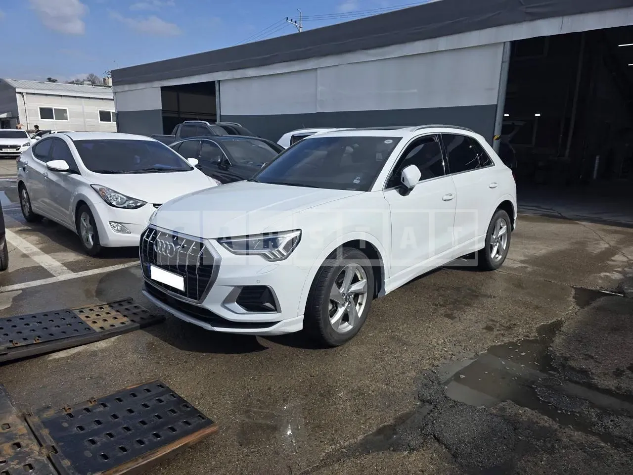 Photo 2 of 10: 2020 Audi Q3 35 TDI, VIN WAUZZZF33L1114556 — Korean insurance auction