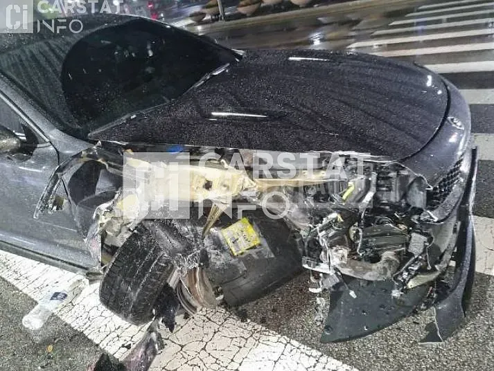 Photo 2 of 7: 2017 Kia Stinger 2.0 — Korean insurance auction