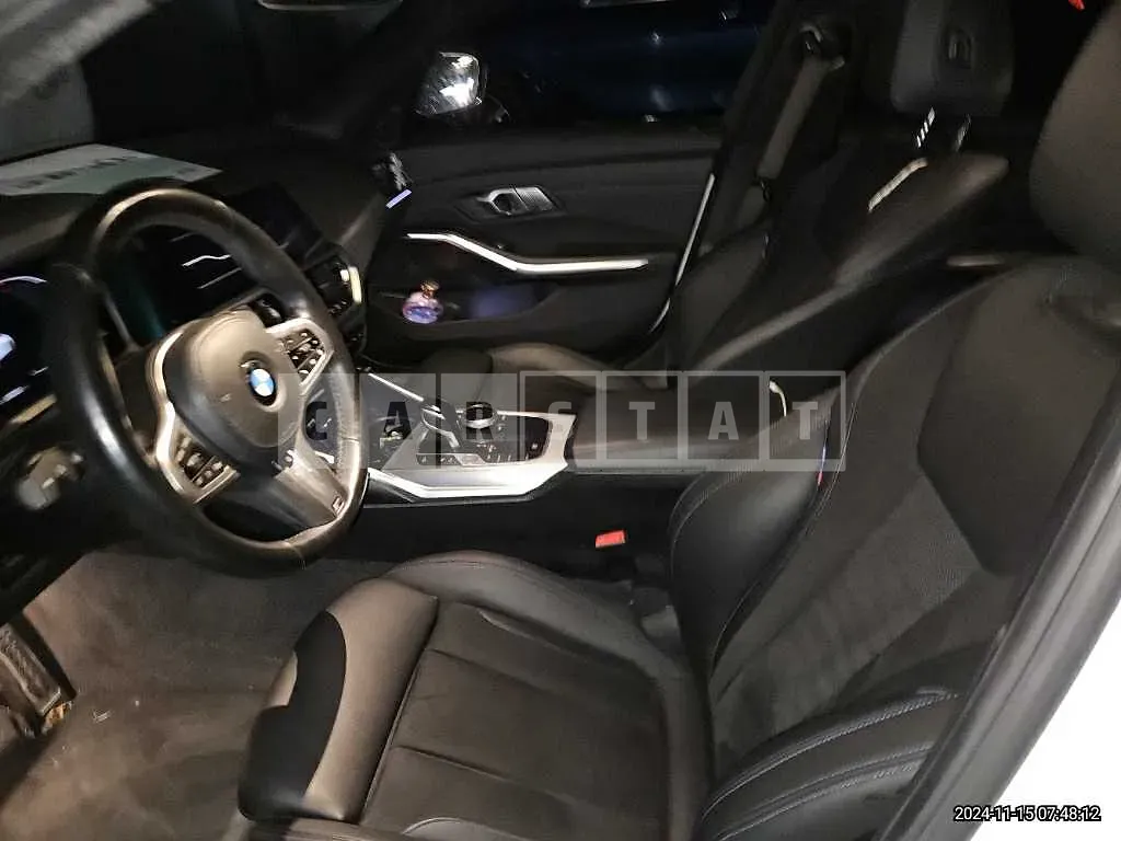 Photo 2 of 15: 2022 BMW 320i — Korean insurance auction