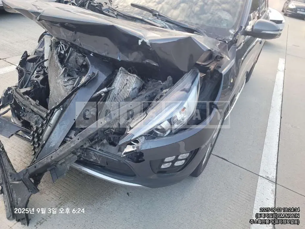 Photo 2 of 5: 2017 Kia Sorento — Korean insurance auction