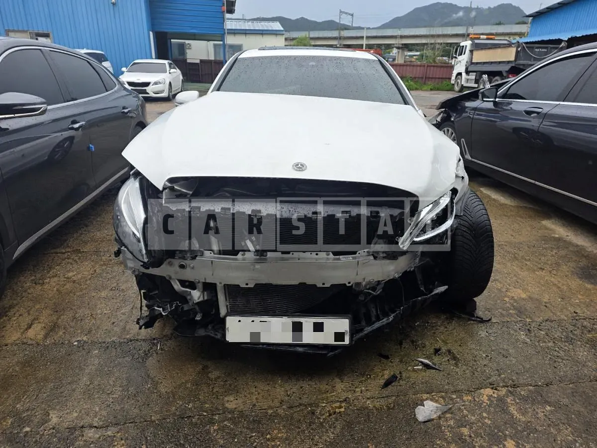 Photo 2 of 6: 2020 Mercedes-Benz C200, VIN W1KWF8AB3LR590577 — Korean insurance auction