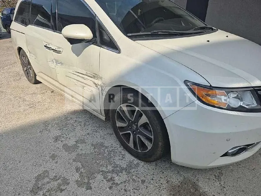 Photo 2 of 29: 2015 Honda Odyssey, VIN 5KBRL5860FB601086 — Korean insurance auction