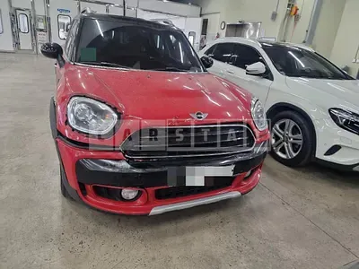 Photo 1 of 18: 2018 MINI Cooper D Countryman ALL4, VIN WMWYU1105J3E83688 — Korean insurance auction