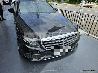 Photo 1 of 19: 2016 Mercedes-Benz E220 d — Korean insurance auction