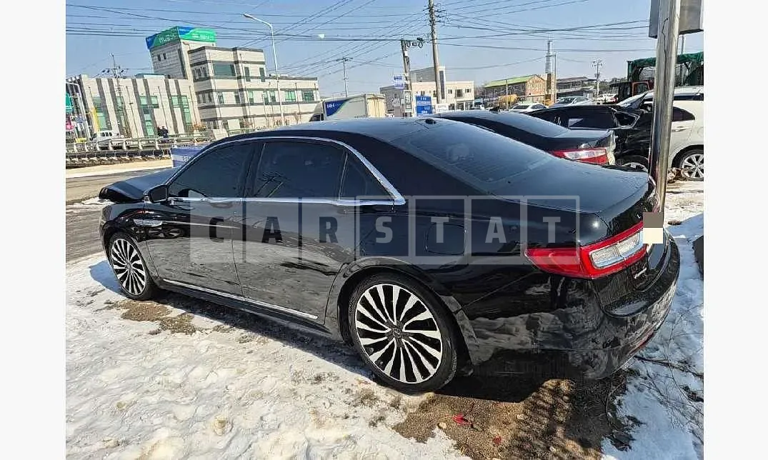 Photo 2 of 7: 2017 Bentley Lincoln Town Continental 3.0 AWD — Korean insurance auction