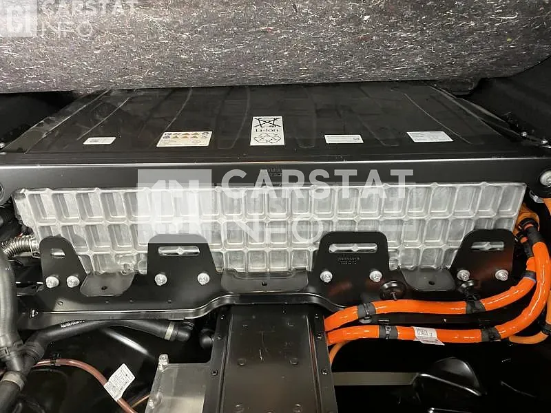 Photo 2 of 5: 2021 Mercedes-Benz Battery E300e 4Matic Hybrid Battery, VIN W1KZF5EB5MA987195 — Korean insurance auction