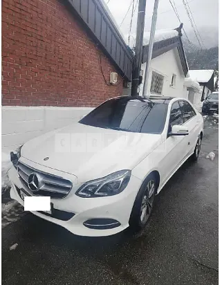 Photo 2 of 20: 2016 Mercedes-Benz E300 4Matic — Korean insurance auction