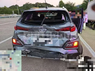 Photo 1 of 27: 2018 Hyundai Kona 4WD — Korean insurance auction