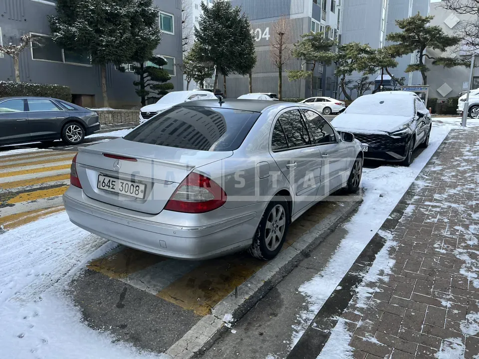 Photo 2 of 8: 2026 Mercedes-Benz E-Class (3rd Generation) E220 CDI — Korean insurance auction