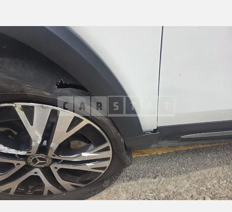 Photo 2 of 10: 2024 Mercedes-Benz GLB200 d — Korean insurance auction