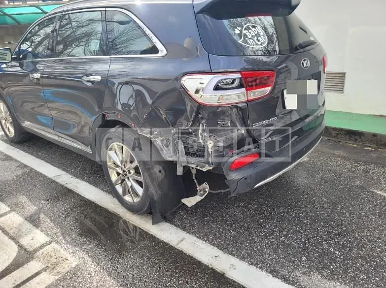 Photo 2 of 6: 2017 Kia Sorento 2.0 (4WD), VIN KNAPK81ADHA346447 — Korean insurance auction