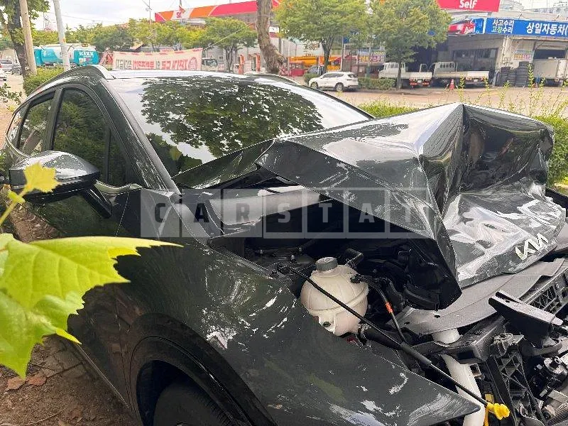 Photo 2 of 32: 2023 Kia Sportage — Korean insurance auction