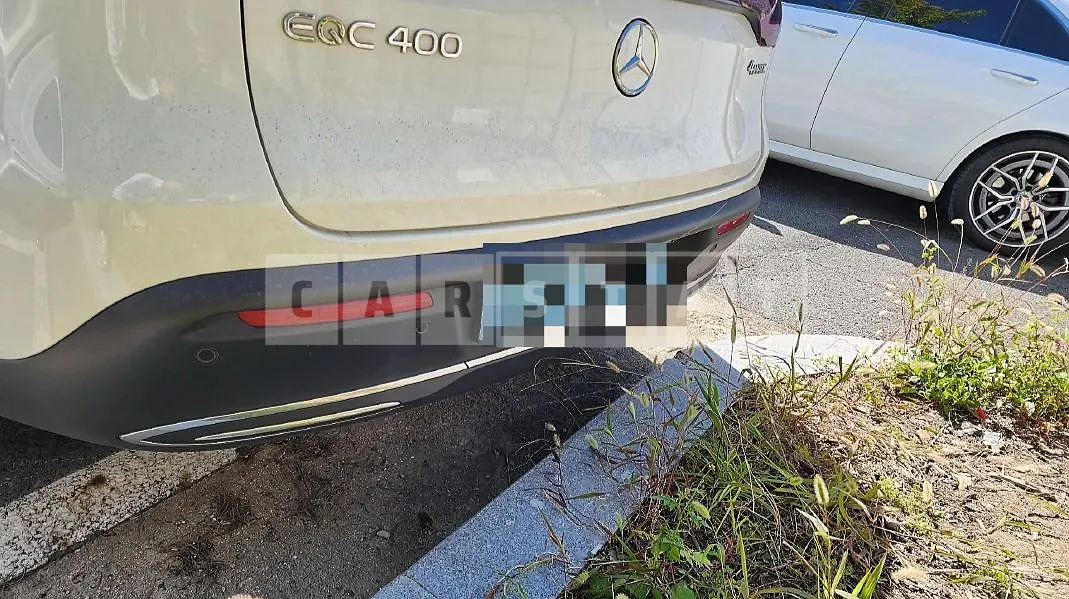 Photo 2 of 5: 2020 Mercedes-Benz EQC 400 4Matic — Korean insurance auction