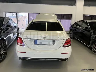 Photo 1 of 29: 2019 Mercedes-Benz E300 — Korean insurance auction