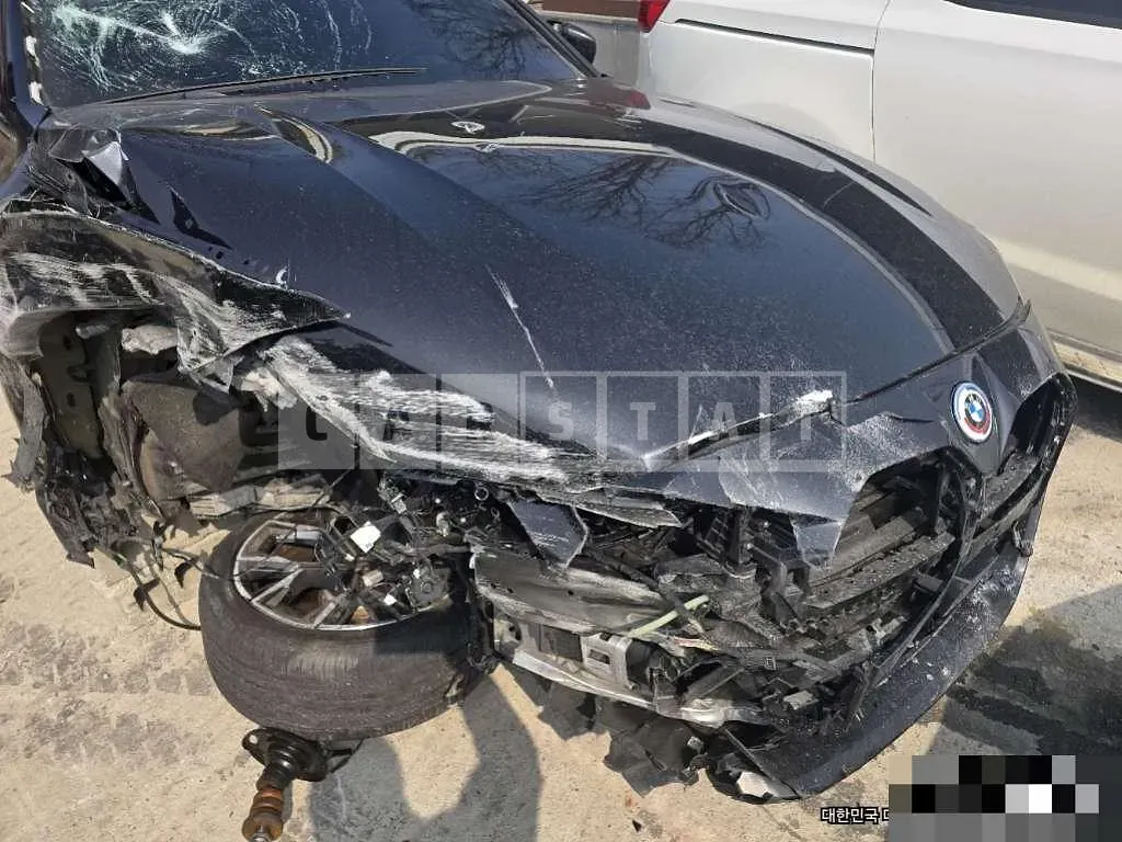 Photo 2 of 31: 2023 BMW i4 eDrive40 — Korean insurance auction