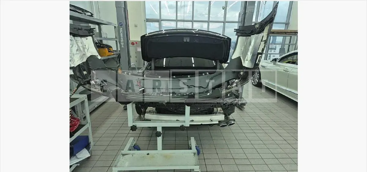 Photo 2 of 26: 2024 Bentley Flying Spur V8 — Korean insurance auction