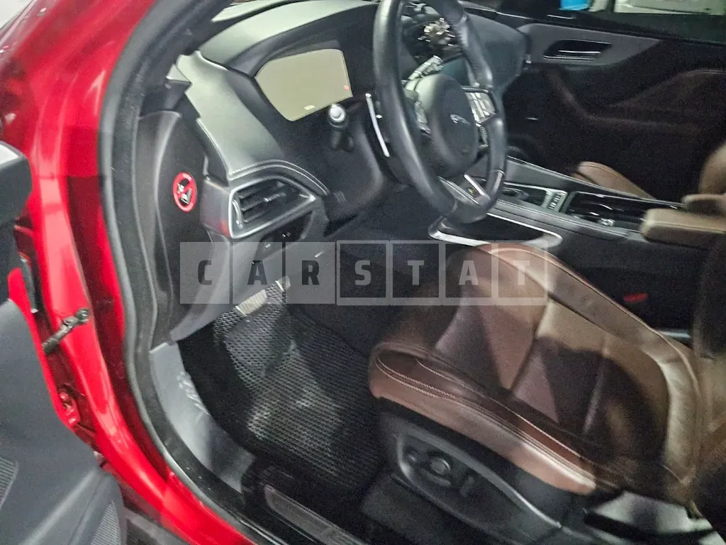 Photo 2 of 50: 2017 Jaguar F-Pace 30d, VIN SADCA2BK2HA052096 — Korean insurance auction