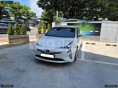 Photo 1 of 10: 2017 Toyota Prius, VIN JTDKBRFUXH3579719 — Korean insurance auction