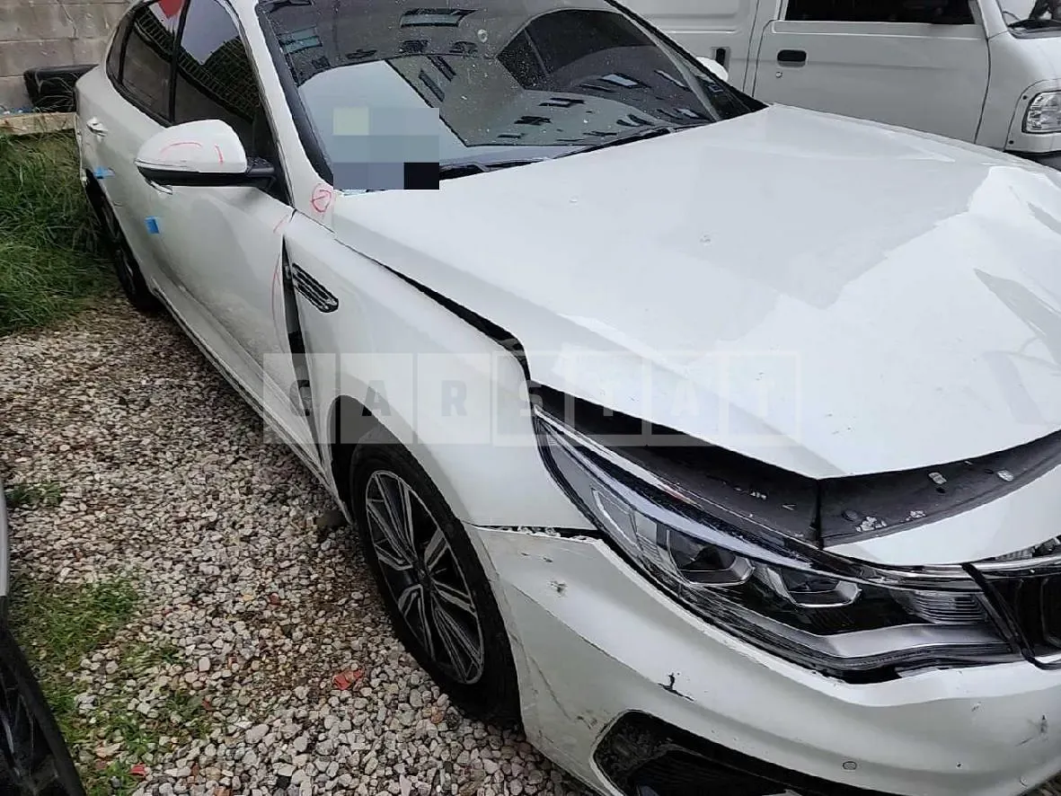 Photo 2 of 45: 2018 Kia K5 LPG, VIN KNAGW416BKA261950 — Korean insurance auction