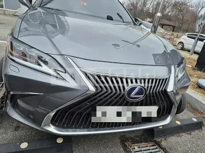 Photo 1 of 13: 2020 Lexus ES300h — Korean insurance auction