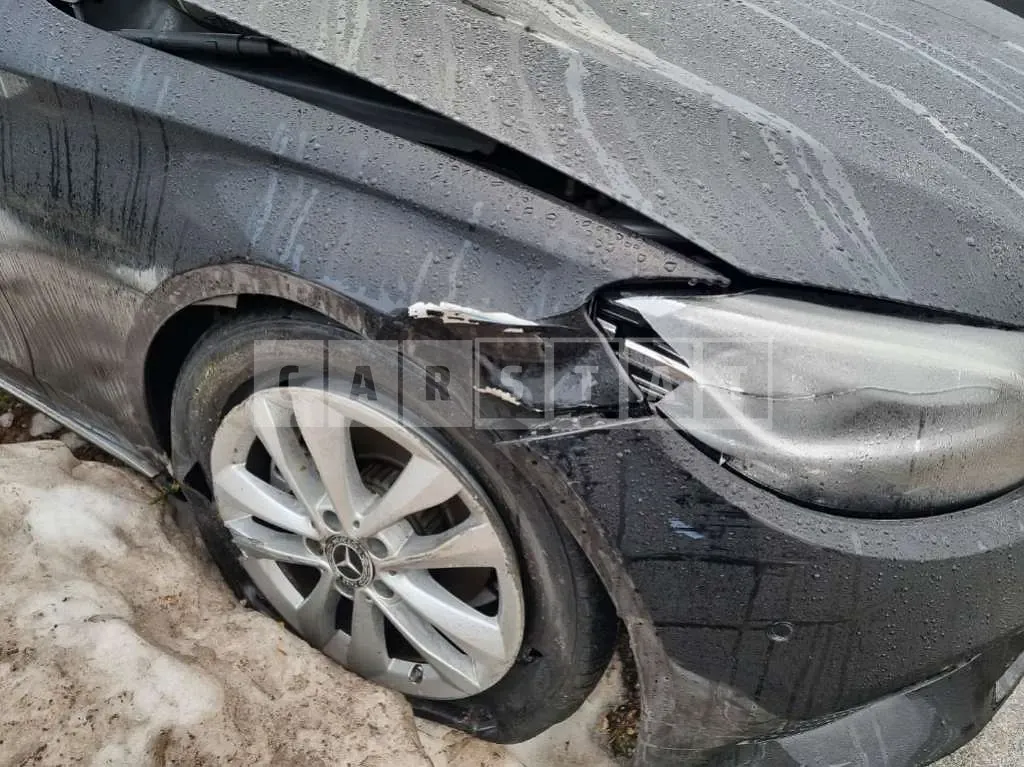 Photo 2 of 13: 2019 Mercedes-Benz C 220d — Korean insurance auction