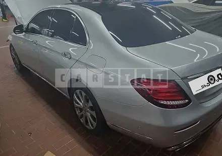 Photo 2 of 9: 2017 Mercedes-Benz E300, VIN WDDZF4JB8HA038178 — Korean insurance auction