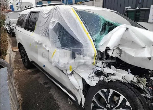 Photo 2 of 20: 2023 Kia Carnival, VIN KNANC81BBPS280488 — Korean insurance auction