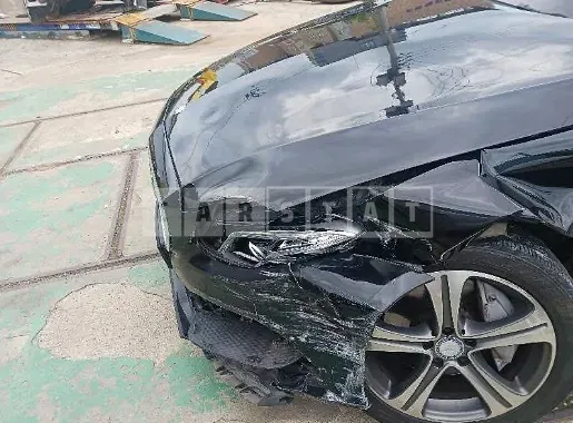 Photo 2 of 5: 2017 Mercedes-Benz E300 — Korean insurance auction