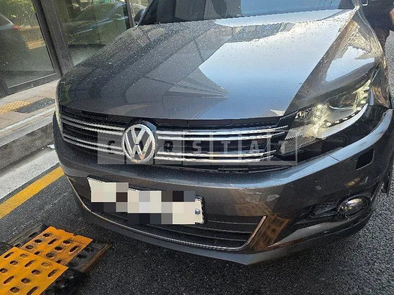 Photo 2 of 46: 2015 Volkswagen Tiguan 2.0 TDI Blue Motion — Korean insurance auction