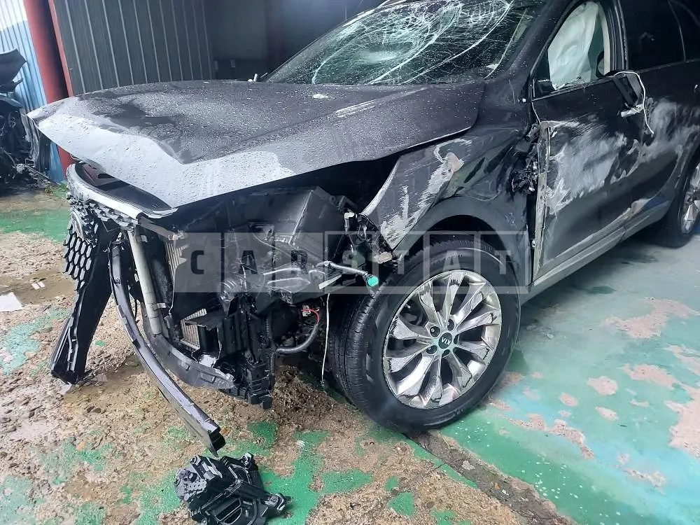 Photo 2 of 15: 2017 Kia Sorento /Sorrento, VIN KNAPS81BBJA406375 — Korean insurance auction