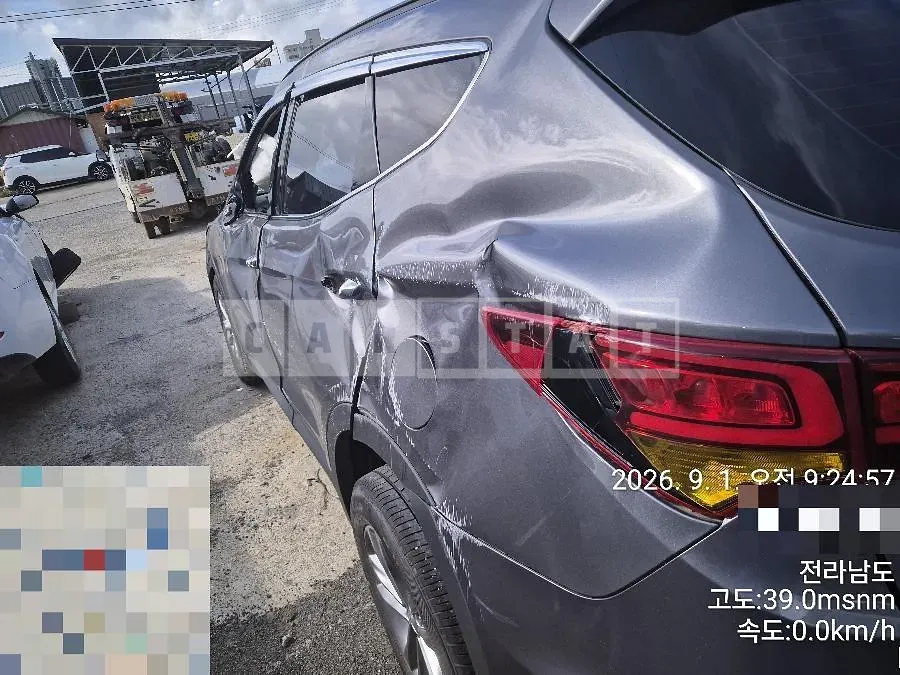 Photo 2 of 11: 2016 Hyundai Santa Fe 2.0 — Korean insurance auction