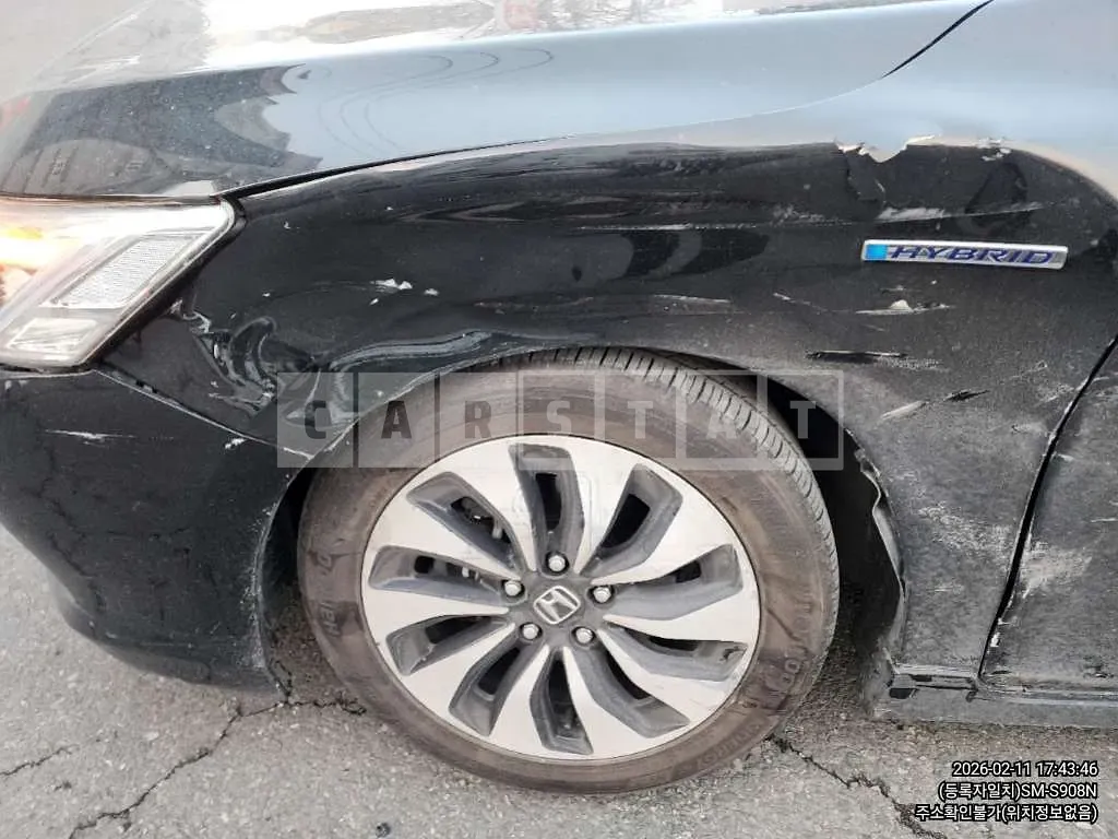 Photo 2 of 8: 2017 Honda Accord Hybrid — Korean insurance auction