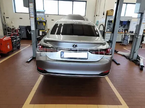 Photo 2 of 12: 2025 Lexus ES300h — Korean insurance auction