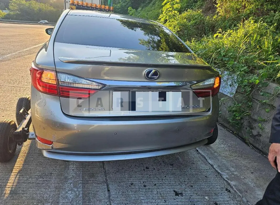 Photo 2 of 49: 2018 Lexus ES300h — Korean insurance auction