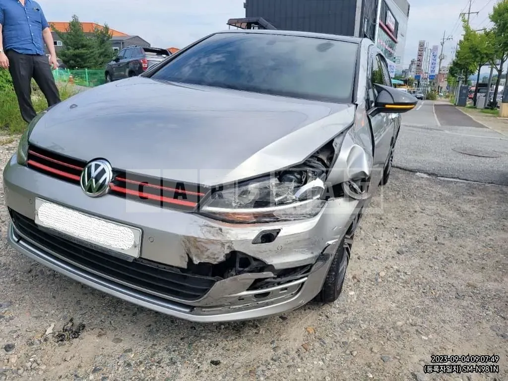 Photo 2 of 4: 2015 Volkswagen Golf 2.0 TDI BMT, VIN WVWZZZAUZFW242697 — Korean insurance auction
