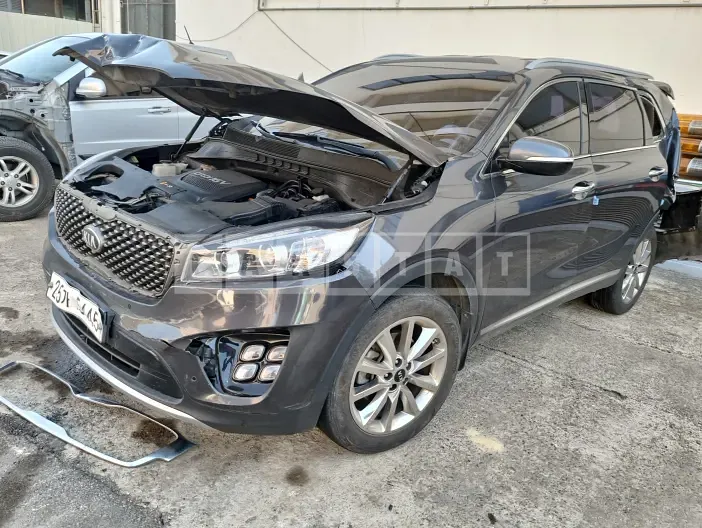 Photo 2 of 25: 2017 Kia Sorento, VIN KNAPH81ABHA308128 — Korean insurance auction