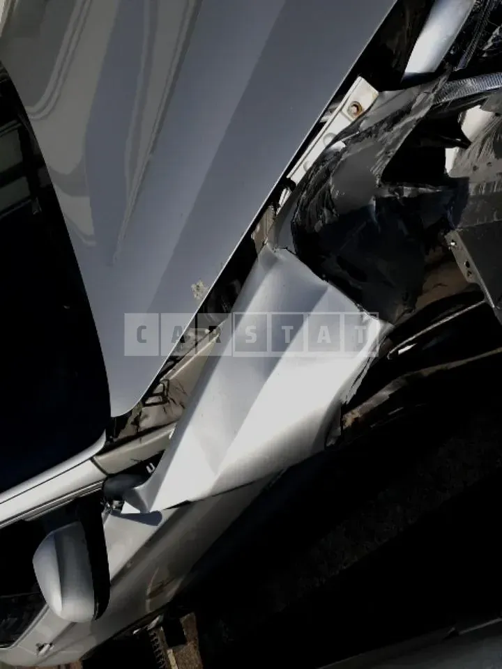 Photo 2 of 9: 2015 BMW X4 xDrive20d, VIN WBAXX1105F0L95989 — Korean insurance auction